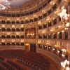 Il Teatro La Fenice, trasformato in una scenografica arca, ospita quattro giovani talentuosi musicisti per un concerto di 'Musica con le Ali'